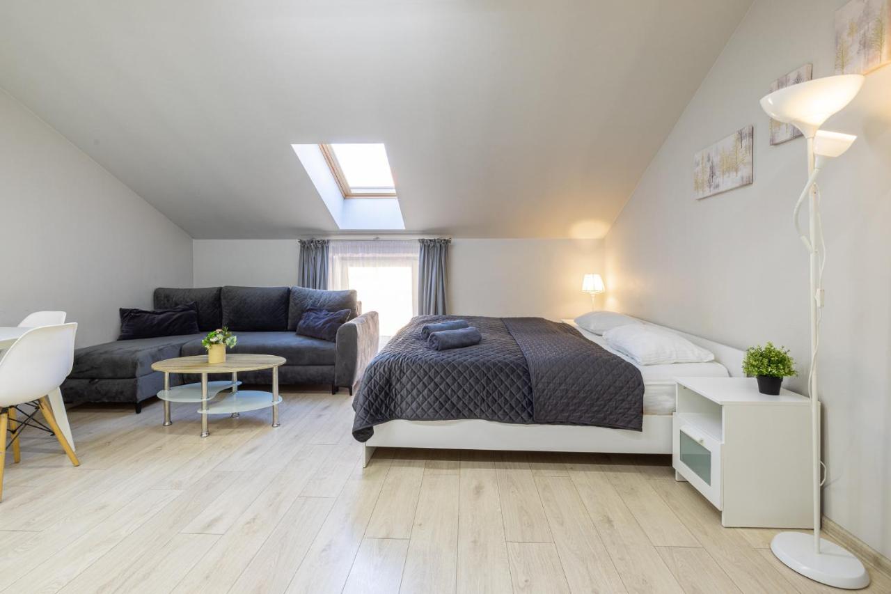 Dharma Stay Apartamentai Telsiai Bagian luar foto